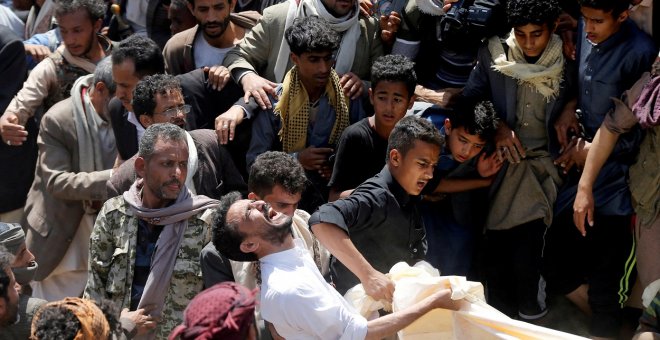 Espanya va atorgar nou milions d'ajuda al Iemen mentre venia 2.700 milions en armes als atacants saudites i els seus socis