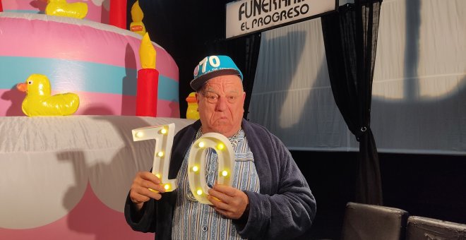 Leo Bassi celebra sus 70 años: "He ganado la batalla de la libertad de expresión porque no han conseguido matarme"