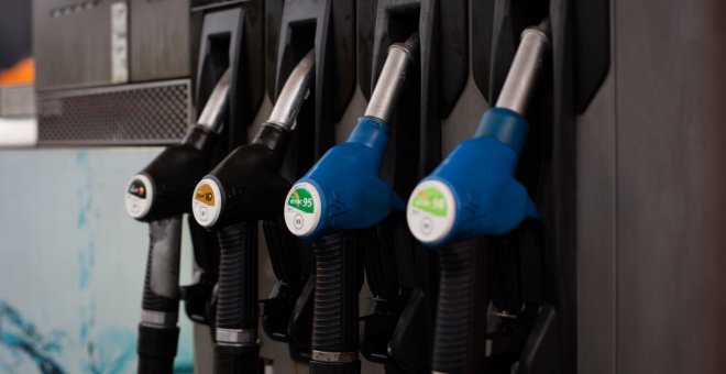 ¿Por qué el gasóleo está más caro que la gasolina?