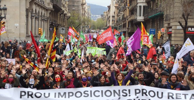 Los docentes en Catalunya reclaman hacer fijos sin concurso a los interinos en abuso de temporalidad