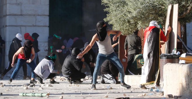 Al menos 156 palestinos heridos en la Explanada de las Mezquitas tras cargas policiales israelís