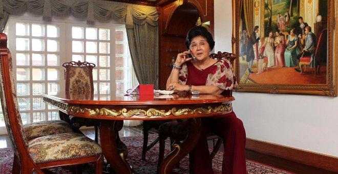 Imelda Marcos, la ex primera dama filipina adicta a los zapatos que ahora aconseja a su hijo en las elecciones