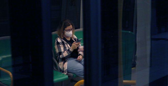 Francia dejará de exigir mascarillas en el transporte público a partir del lunes