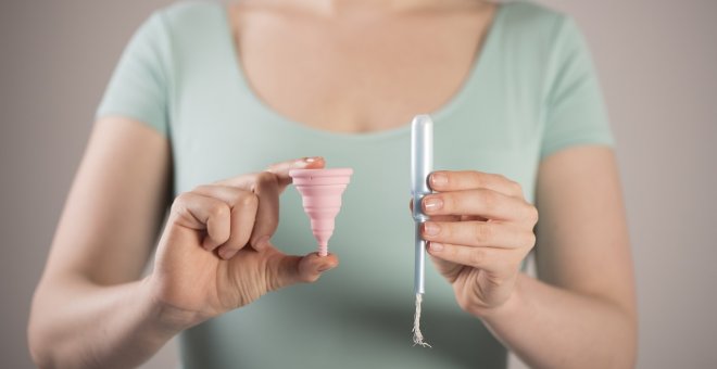 Les farmàcies distribuiran gratuïtament copes menstruals, calces i compreses reutilitzables