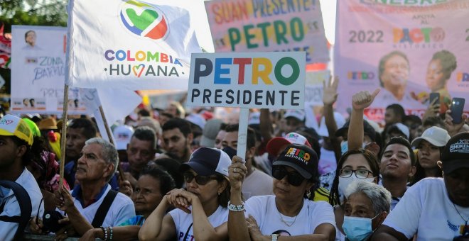 De Naomi Klein a Noam Chomsky: intelectuales respaldan el ambicioso adiós de Petro a los combustibles fósiles en Colombia