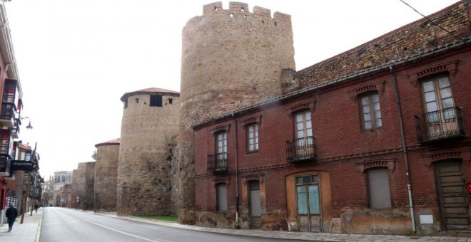 El derribo de los cubos de la muralla tardorromana de León