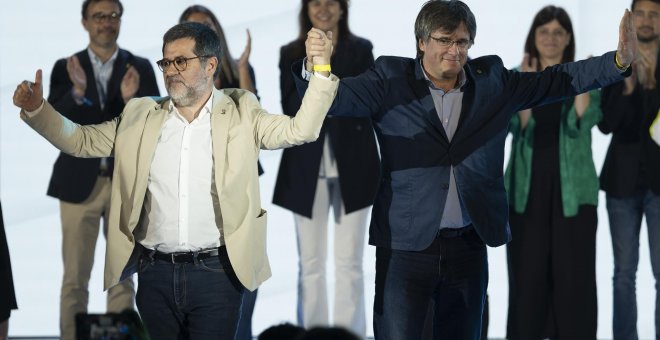 Puigdemont y Sànchez se despiden de la dirección de JxCat con duras críticas al Estado que "castiga" a Catalunya