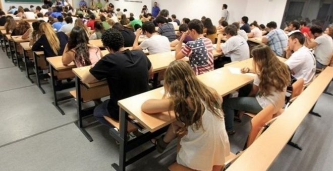 Un examen de la EVAU en Castilla-La Mancha hace saltar la polémica y Page se suma a la petición de revisar los criterios