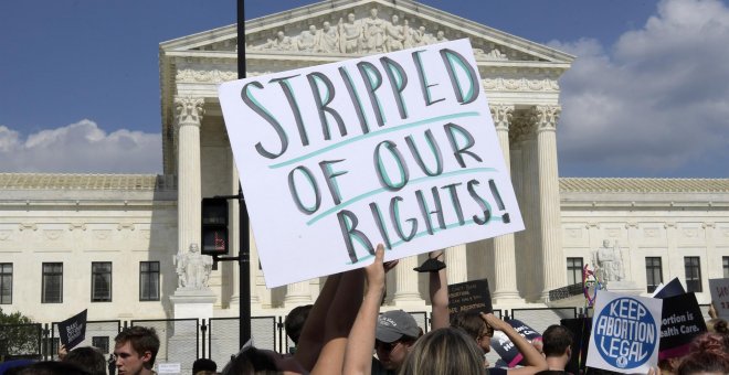 Protestas en decenas de ciudades de EEUU contra la decisión del Tribunal Supremo de revocar la constitucionalidad del aborto
