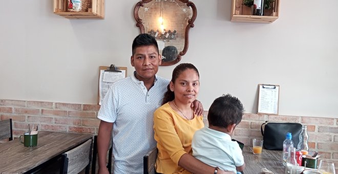 Torna a València el nadó atrapat a Bolívia en negar-se-li el reagrupament