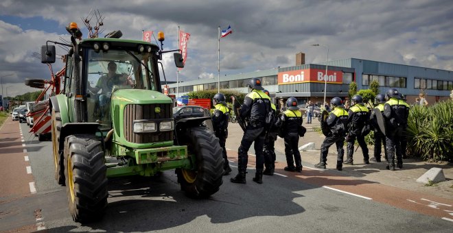 Las protestas de agricultores y ganaderos de los Países Bajos amenazan con paralizar el país