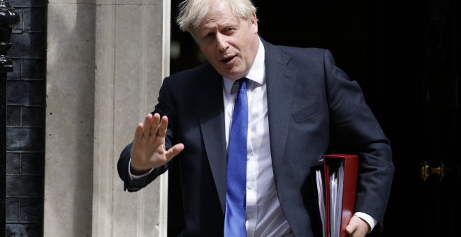 Boris Johnson anuncia su dimisión, aunque quiere mantener el cargo de primer ministro hasta octubre