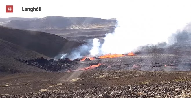 Un volcán erupciona a 40 kilómetros de la capital de Islandia