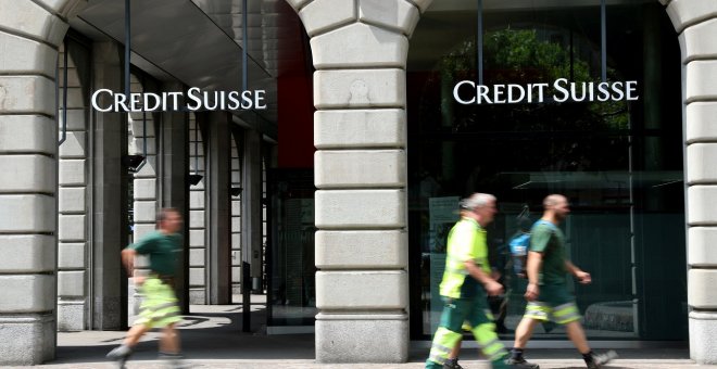 Credit Suisse estudia recortar miles de puestos de trabajo en el mundo