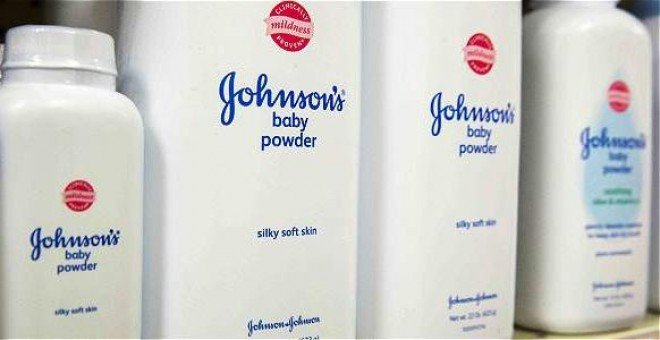 Johnson & Johnson espera al año que viene para dejar de vender sus cancerígenos polvos de talco en todo el mundo