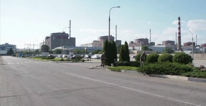 Rusia desconecta la planta de Zaporiyia de la red ucraniana y expone la central a un accidente atómico