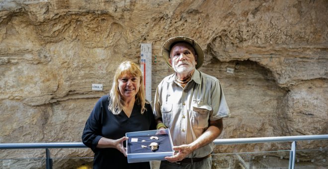 Encuentran restos de un cráneo de neandertal de hace 60.000 años en el yacimiento del Abric Romaní