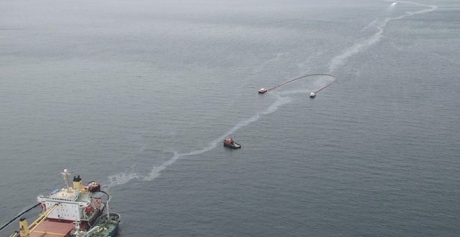 Gibraltar detecta "indicios de formación de manchas y pequeñas cantidades de petróleo" en la costa
