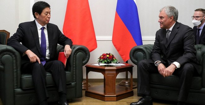 Rusia y China estrechan su alianza sin rodeos, presionados por Occidente y la crisis económica