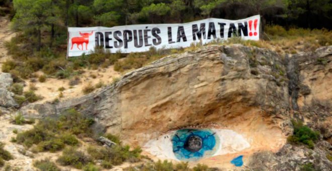 "¡Después las matan!": treinta vaquillas muertas en Cuenca por San Mateo y una gran pancarta anónima de protesta