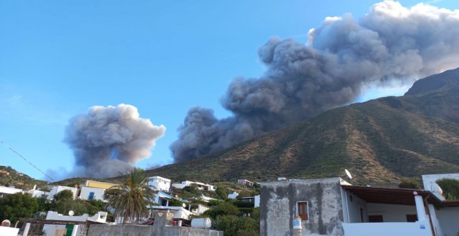 El volcán Stromboli entra en erupción y pone en alerta naranja a la isla siciliana