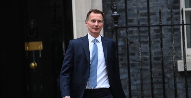 El nuevo ministro de Economía británico advierte de recortes y subidas de impuestos