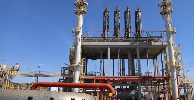 La menor demanda de gas natural agreuja la dependència del sector industrial sobre els combustibles fòssils