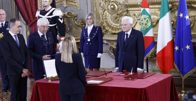 La ultraderechista Giorgia Meloni jura como primera ministra de Italia