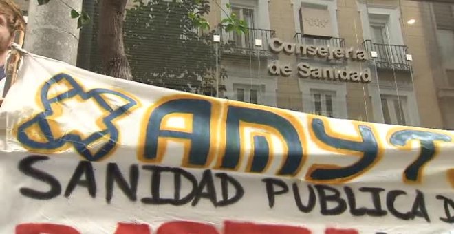 Médicos en Madrid se concentran ante la Consejería de Sanidad
