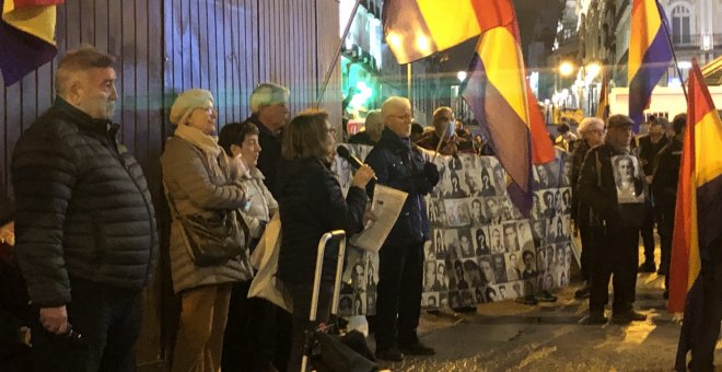 Memorialistas se concentran en Madrid para exigir una placa que reivindique a las víctimas del franquismo
