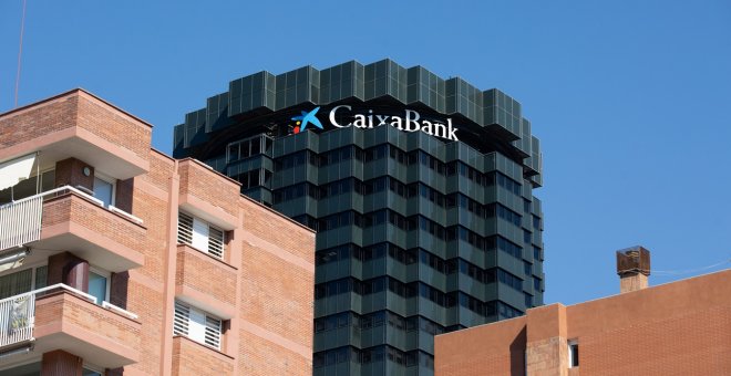 Caixabank, el primer banco que se adhiere a las medidas de alivio hipotecario del Gobierno