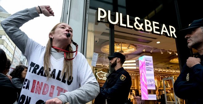 Las dependientas de Inditex paralizan las tiendas de A Coruña para exigir igualdad de condiciones con los hombres