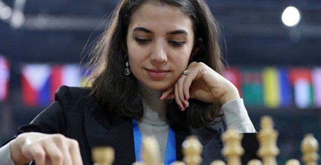La ajedrecista iraní Sara Khadem se mudará a España después de jugar sin velo en el Mundial de Kazajistán