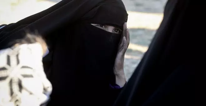 Repatriadas desde Siria dos españolas casadas con yihadistas y sus nueve hijos