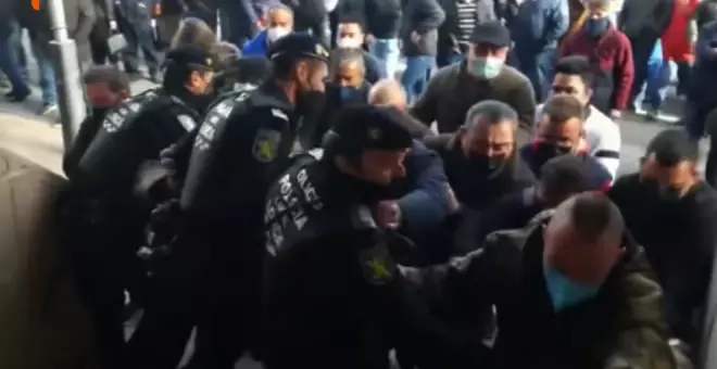 Asalto al Ayuntamiento de Lorca: la jueza prorroga la instrucción al cumplirse un año del ataque al pleno alentado por ultras