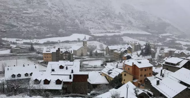 Lleu nevada generalitzada al Pirineu a l'espera que el fred s'intensifiqui dimecres