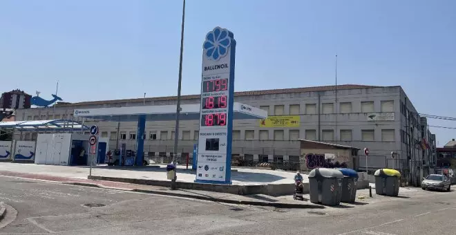 Critican que no se ha resuelto el problema de las gasolineras por "falta de voluntad del equipo de Gobierno"