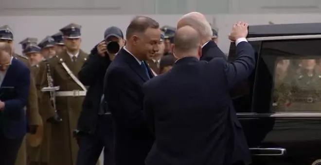Biden se reúne en Varsovia con el presidente polaco
