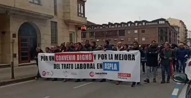 La manifestación de los trabajadores de Aspla vuelve a llenar las calles de Torrelavega