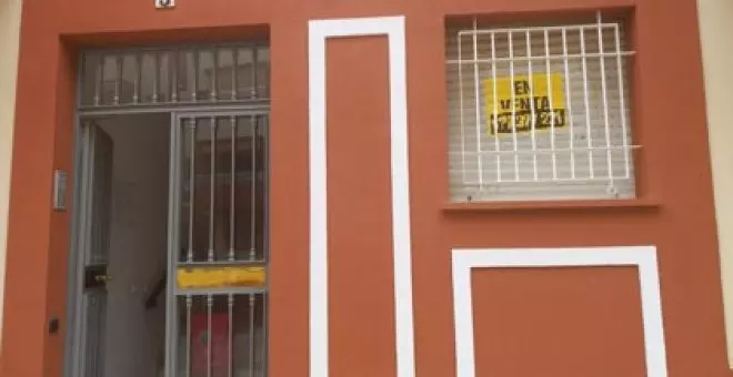 Una pareja de ancianos es desahuciada en Sevilla tras un primer intento paralizado por los vecinos
