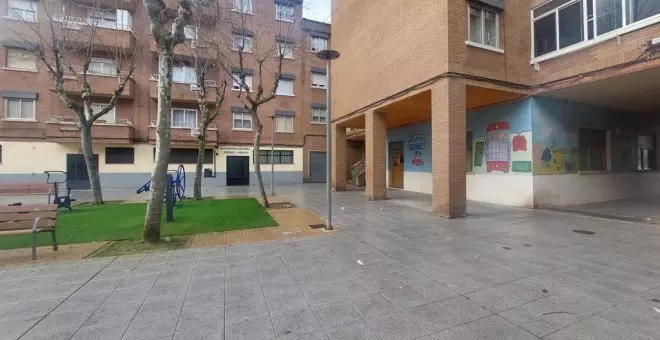Que pequeños vulnerables jueguen en un parque público cuesta 5.000 euros en el feudo de Mañueco
