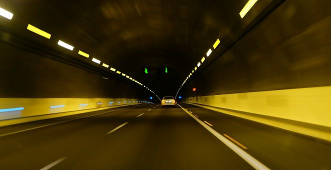 Iluminar túneles con luz solar: la ambiciosa propuesta para mejorar la seguridad vial en estos pasos subterráneos