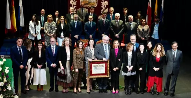 Santander entrega su Medalla de Oro al Colegio de Médicos