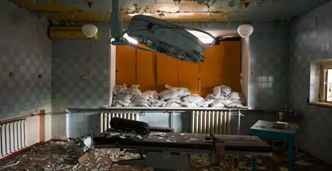 Sin sanidad durante la ocupación rusa en Donetsk y Jersón: minas en hospitales, ambulancias destruidas y saqueos