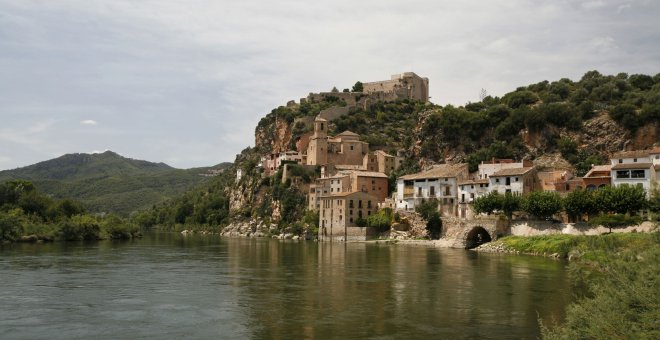 8 castells per reviure el passat de Catalunya