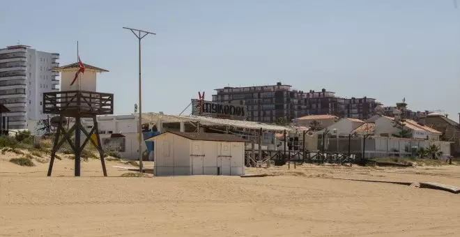 Dos detenidos por una agresión sexual a dos jóvenes en una playa de Huelva