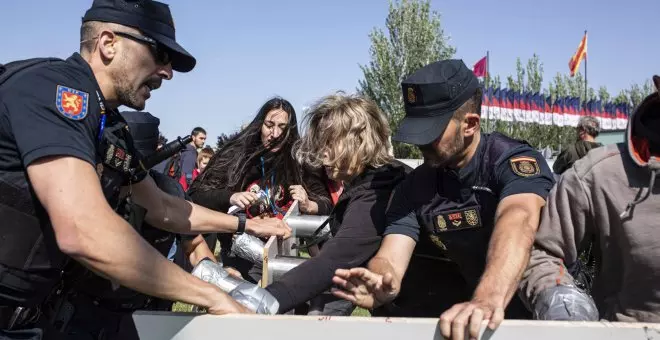 Desarma Madrid, la plataforma pacifista que ha esquivado 28.000 euros en multas durante protestas contra el gasto militar