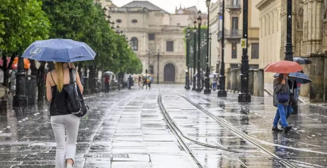 Alerta en la zona mediterránea por lluvias, viento y olas e inestabilidad en toda España para el fin de semana