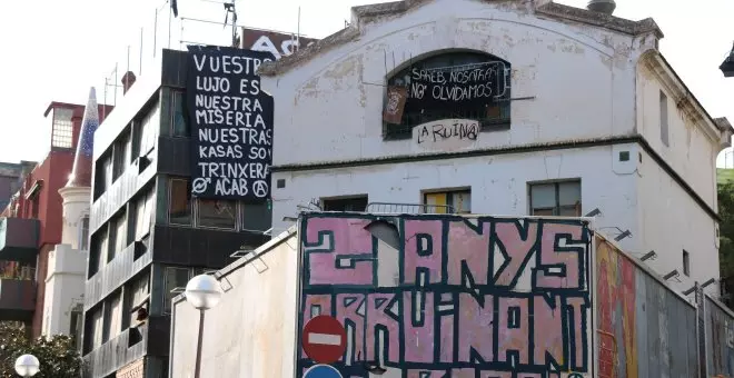 Tensión por el desalojo de los edificios ocupados de Barcelona que la derecha instrumentalizó en campaña