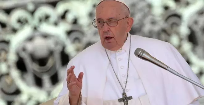 El Vaticano asegura que el papa Francisco "está bien" y desea reanudar su trabajo